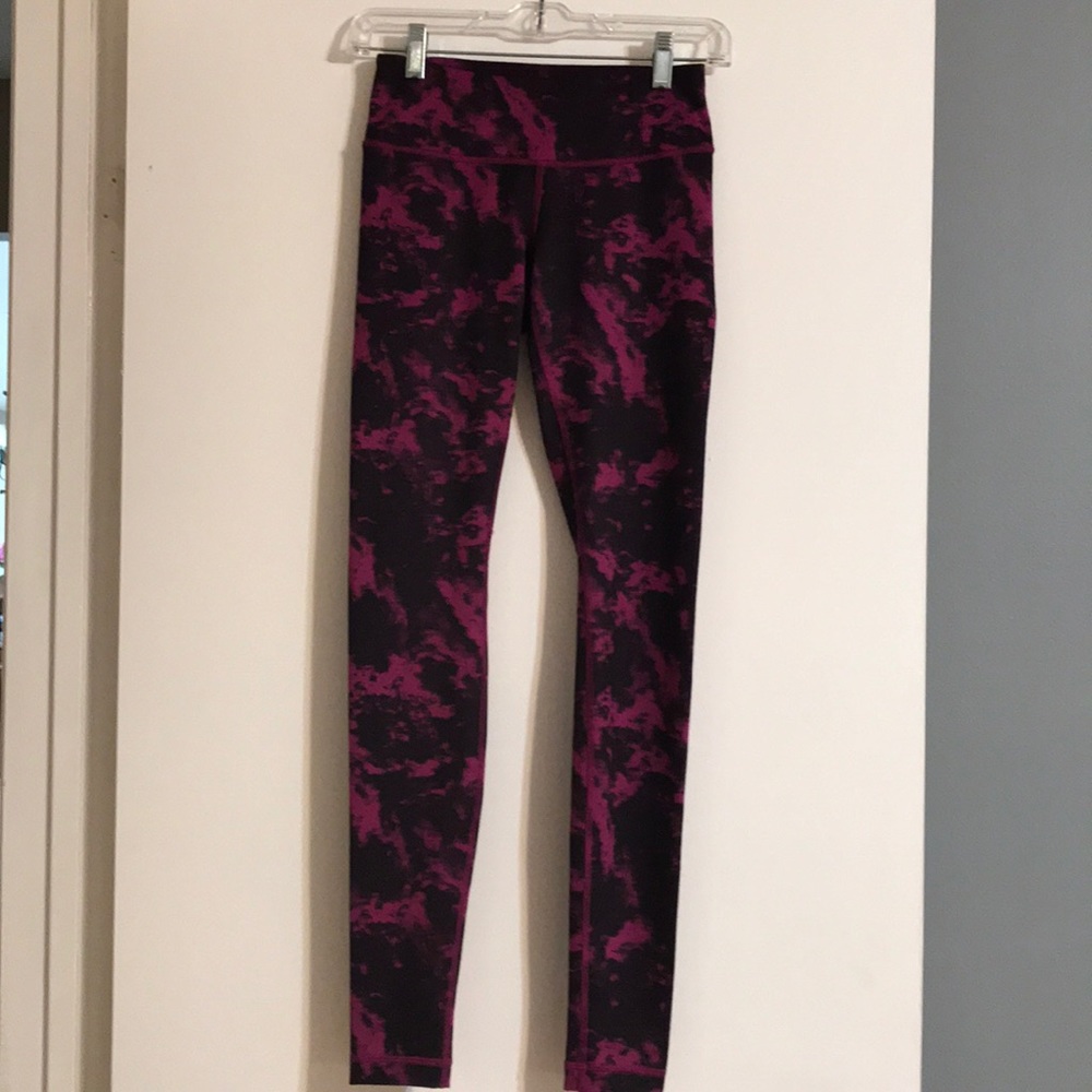 Like new size 4 Lululemon leggings